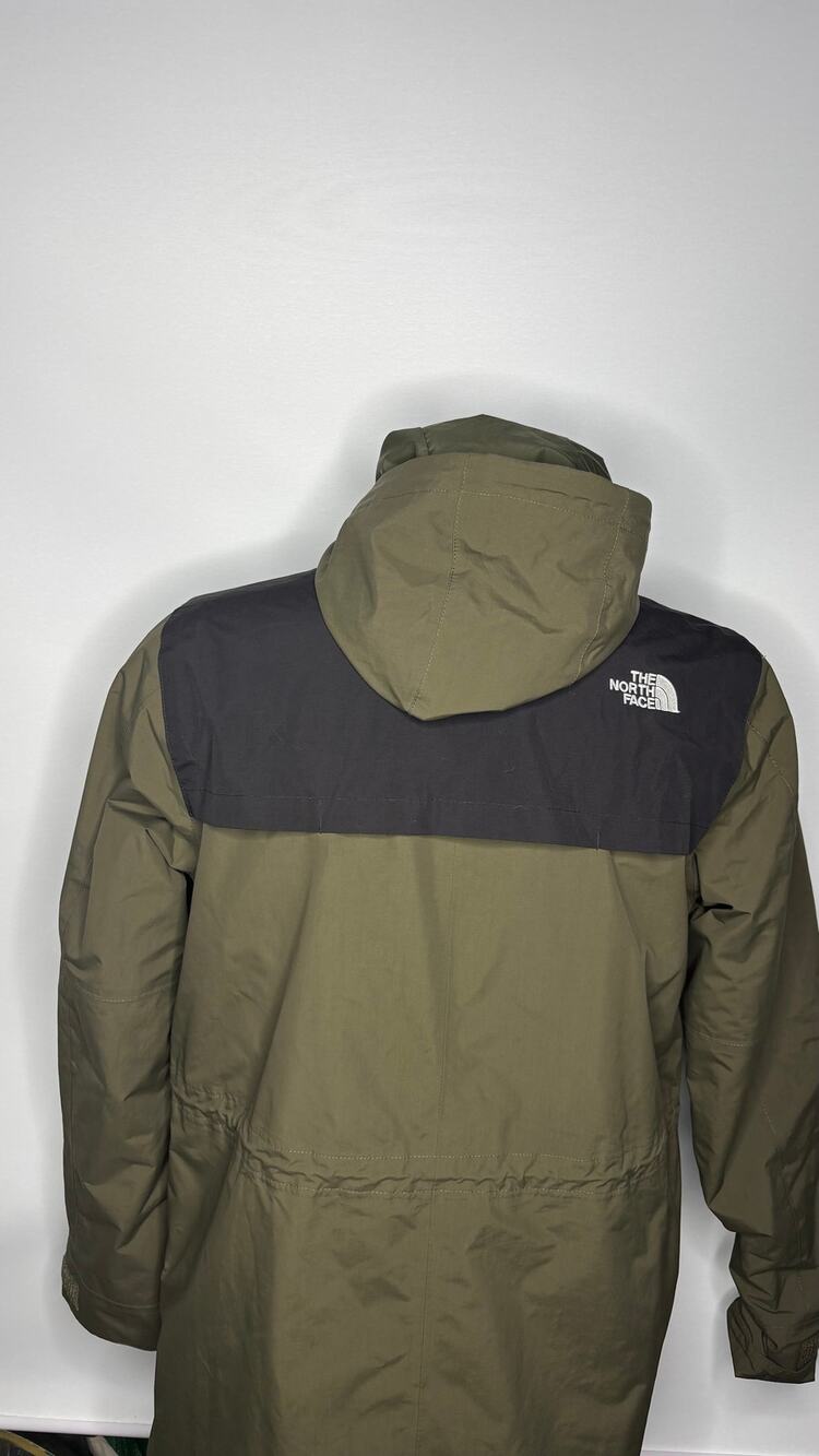 The North Face DryVent Jacket Hooded Rain Shell Waterproof Mens Medium M